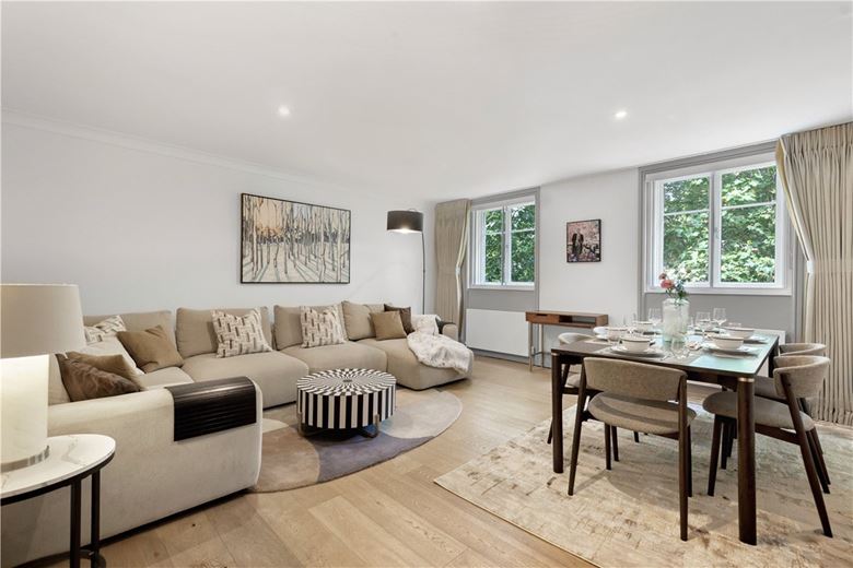 3 bedroom flat, Sussex Gardens, Lancaster Gate W2 - Available