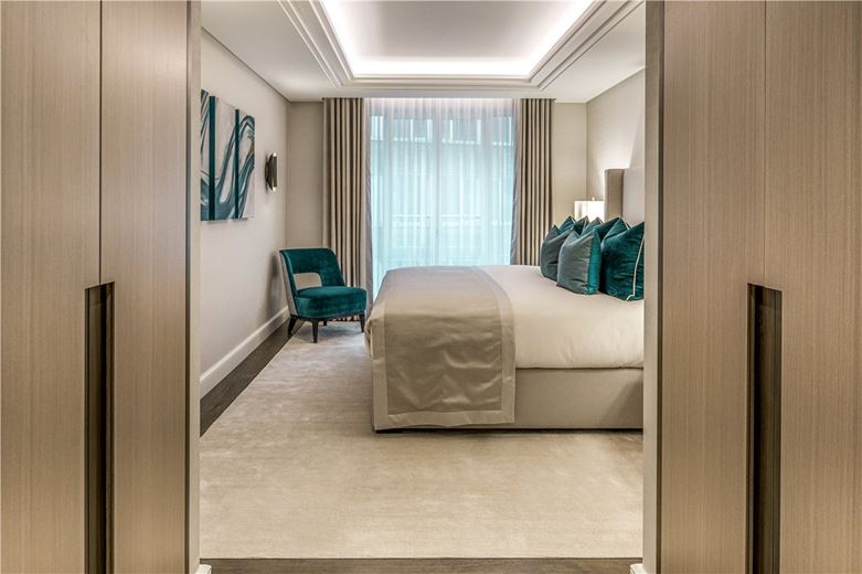 2 bedroom flat, Lancelot Place, Knightsbridge SW7 - Available