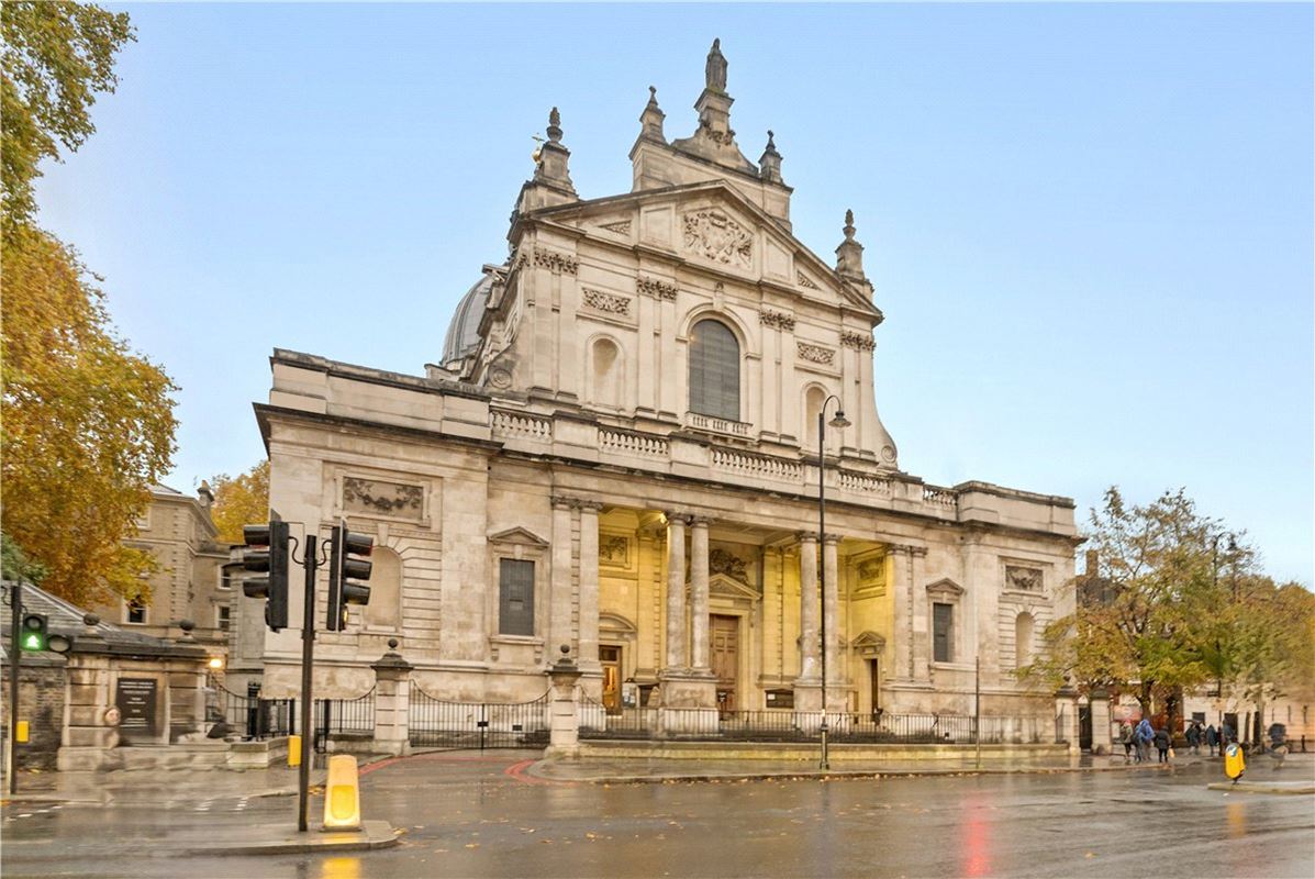 4 bedroom maisonette, Egerton Gardens, Knightsbridge SW3 - Available