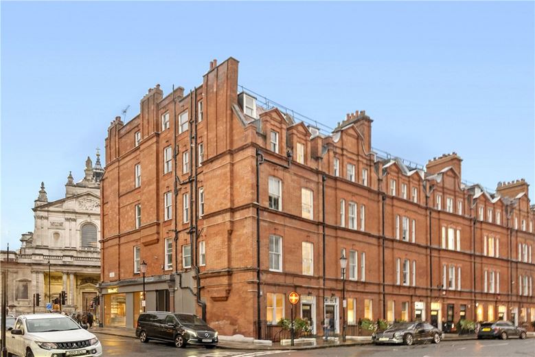 4 bedroom maisonette, Egerton Gardens, Knightsbridge SW3 - Available