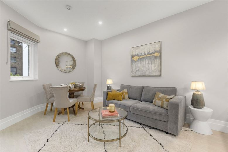 2 bedroom flat, Westbourne Grove, Bayswater W2 - Available