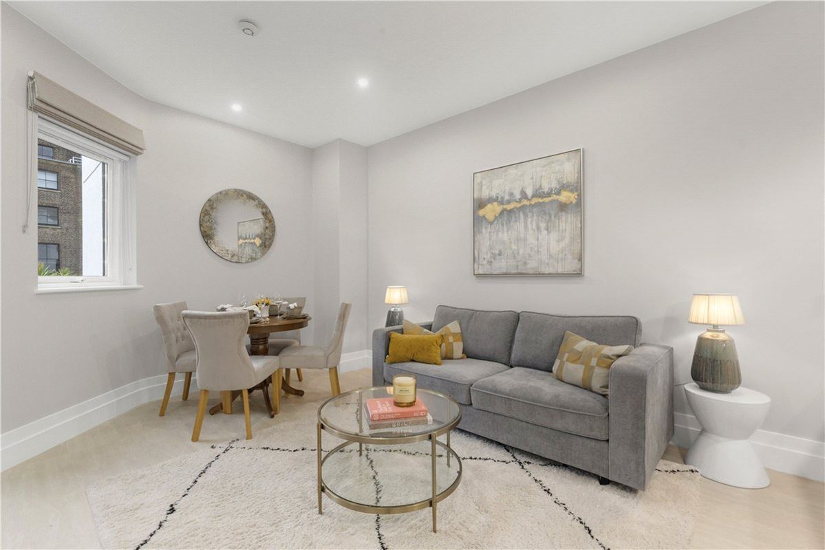 2 bedroom flat, Westbourne Grove, Bayswater W2 - Available
