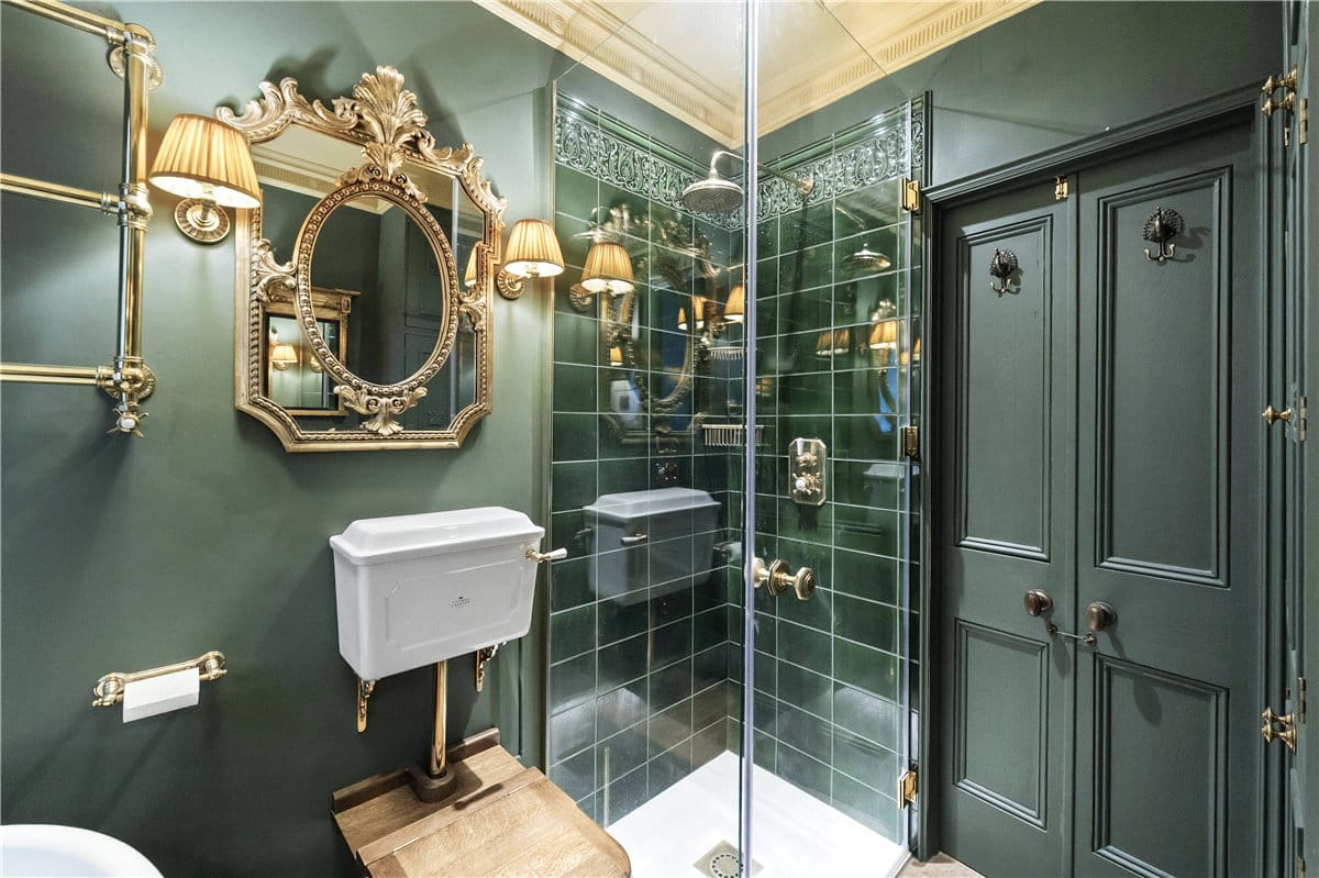 2 bedroom flat, Pembridge Square, Notting Hill Gate W2 - Available