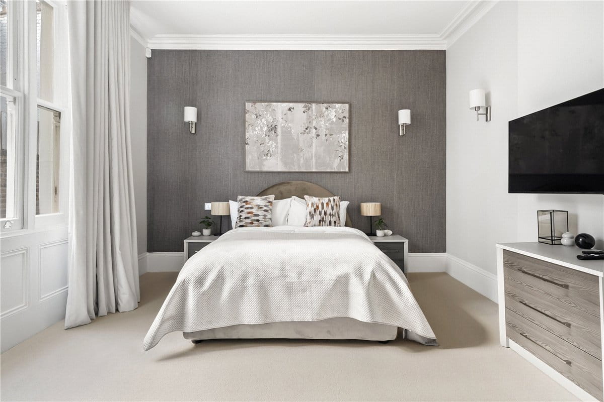 4 bedroom flat, Southwell Gardens, South Kensington SW7 - Available