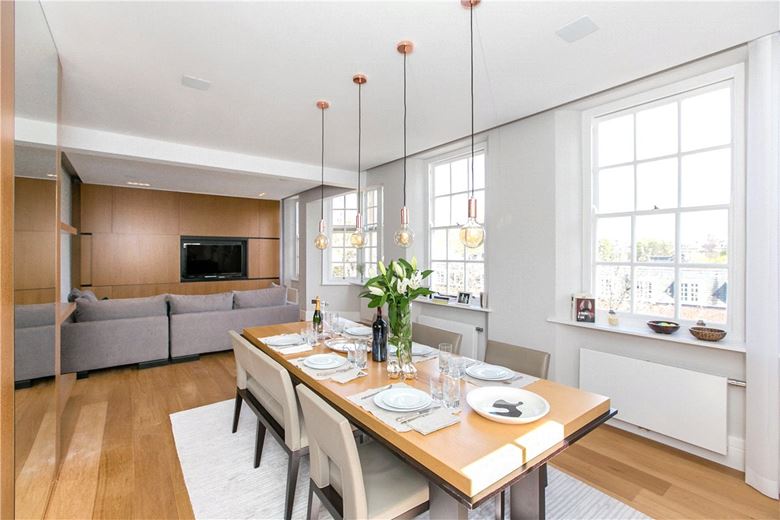 3 bedroom flat, The Little Boltons, Chelsea SW5 - Available