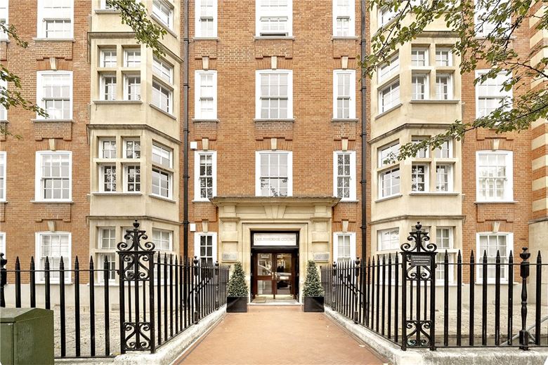 3 bedroom flat, The Little Boltons, Chelsea SW5 - Available