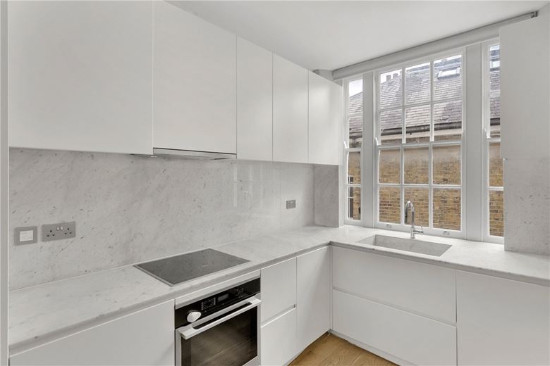 3 bedroom flat, The Little Boltons, Chelsea SW5 - Available