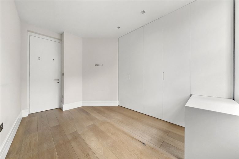 3 bedroom flat, The Little Boltons, Chelsea SW5 - Available
