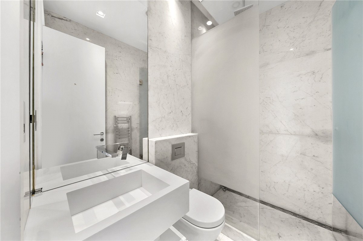 3 bedroom flat, The Little Boltons, Chelsea SW5 - Available