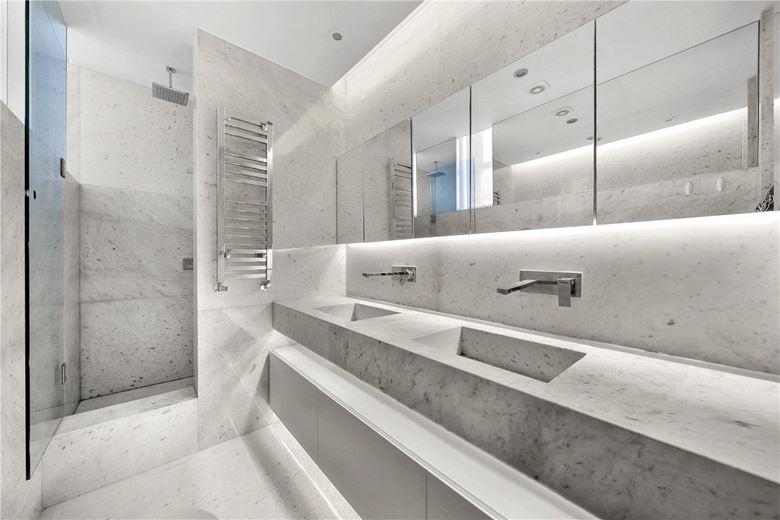 3 bedroom flat, The Little Boltons, Chelsea SW5 - Available