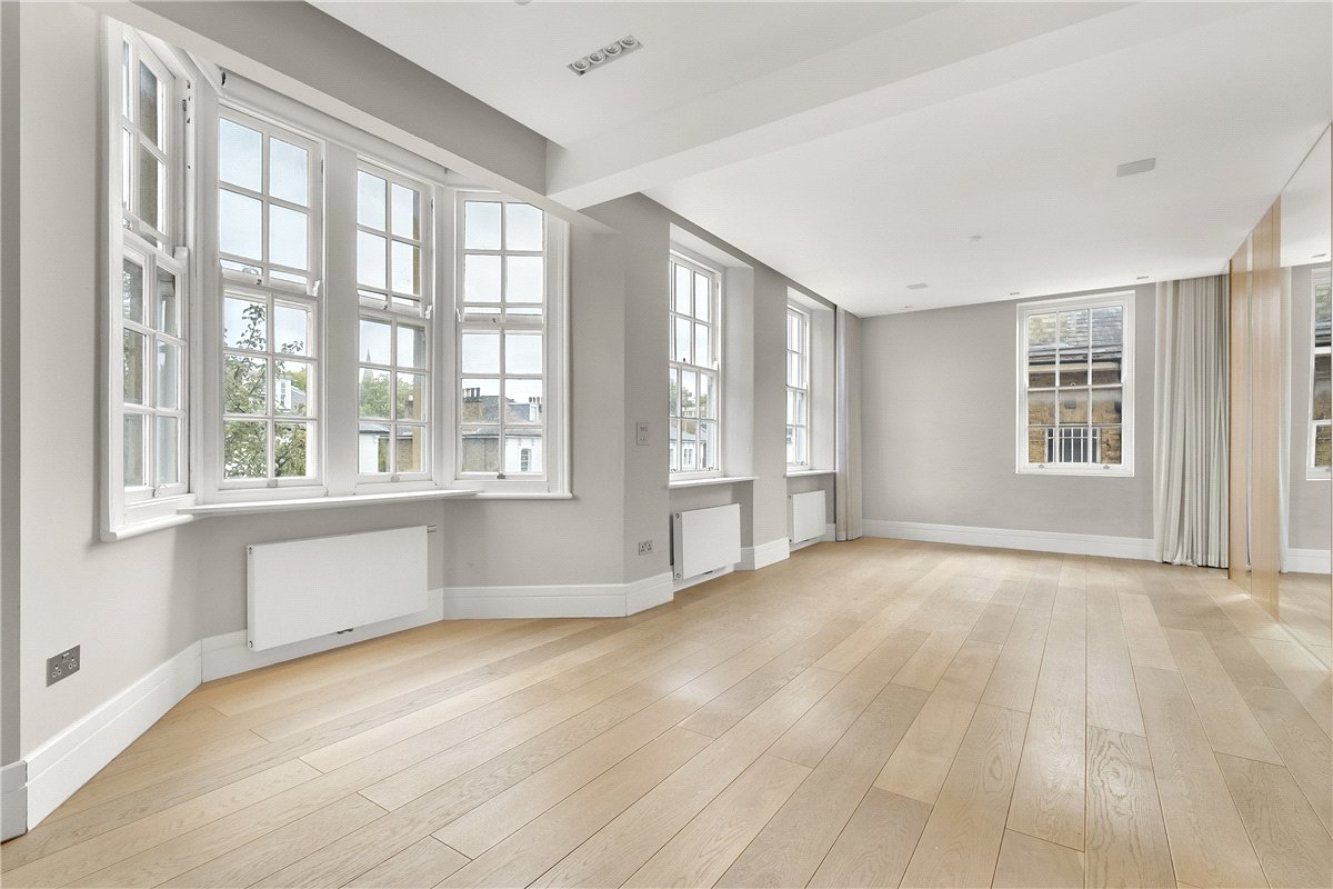 3 bedroom flat, The Little Boltons, Chelsea SW5 - Available