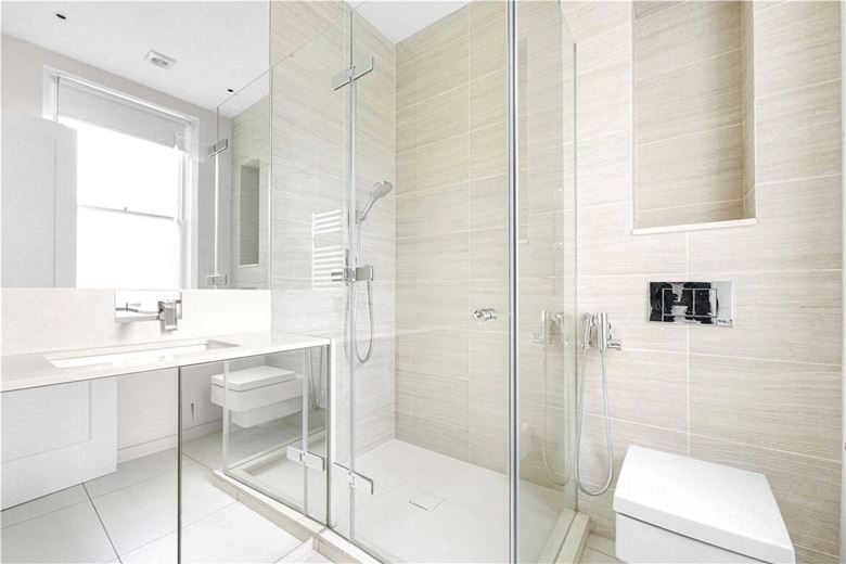 4 bedroom flat, Wynnstay Gardens, Allen Street W8 - Available