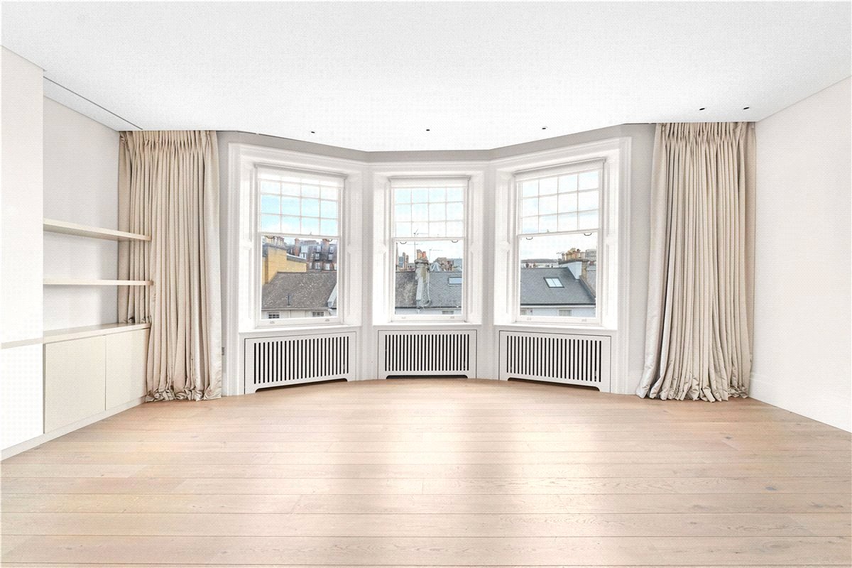 4 bedroom flat, Wynnstay Gardens, Allen Street W8 - Available