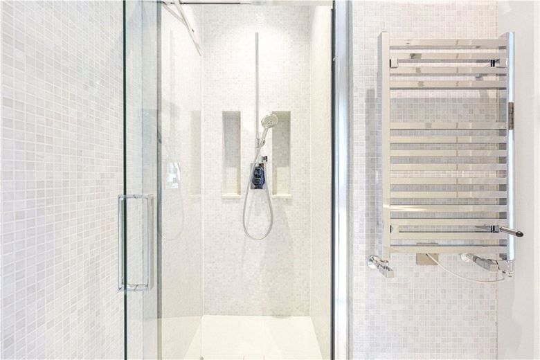 4 bedroom flat, Wynnstay Gardens, Allen Street W8 - Available