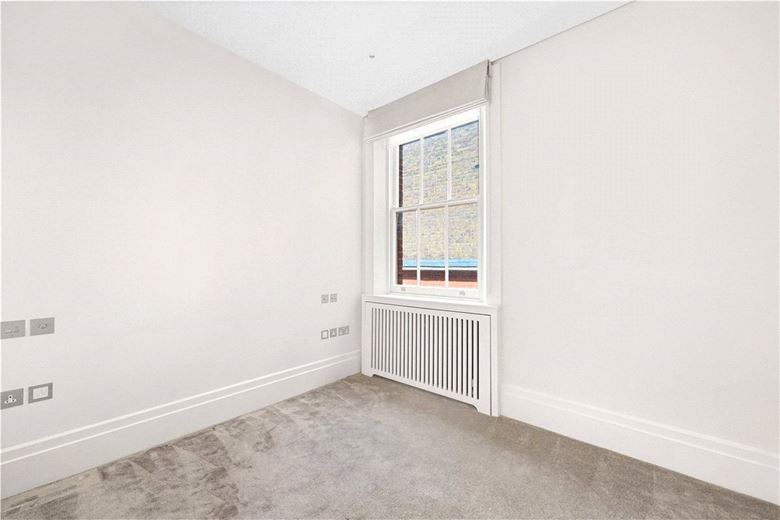 4 bedroom flat, Wynnstay Gardens, Allen Street W8 - Available