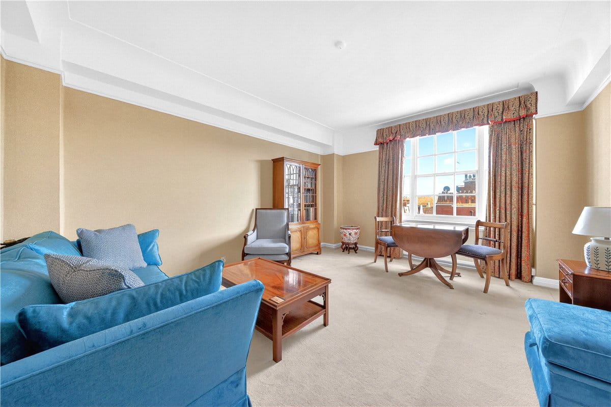 2 bedroom flat, York House, 1 Turks Row SW3 - Available