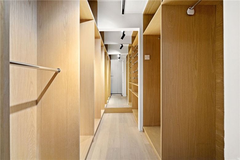 3 bedroom flat, Cadogan Square, Knightsbridge SW1X - Available