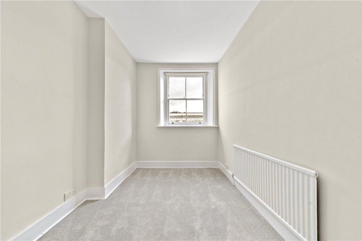 2 bedroom flat, Thurloe Street, South Kensington SW7 - Available
