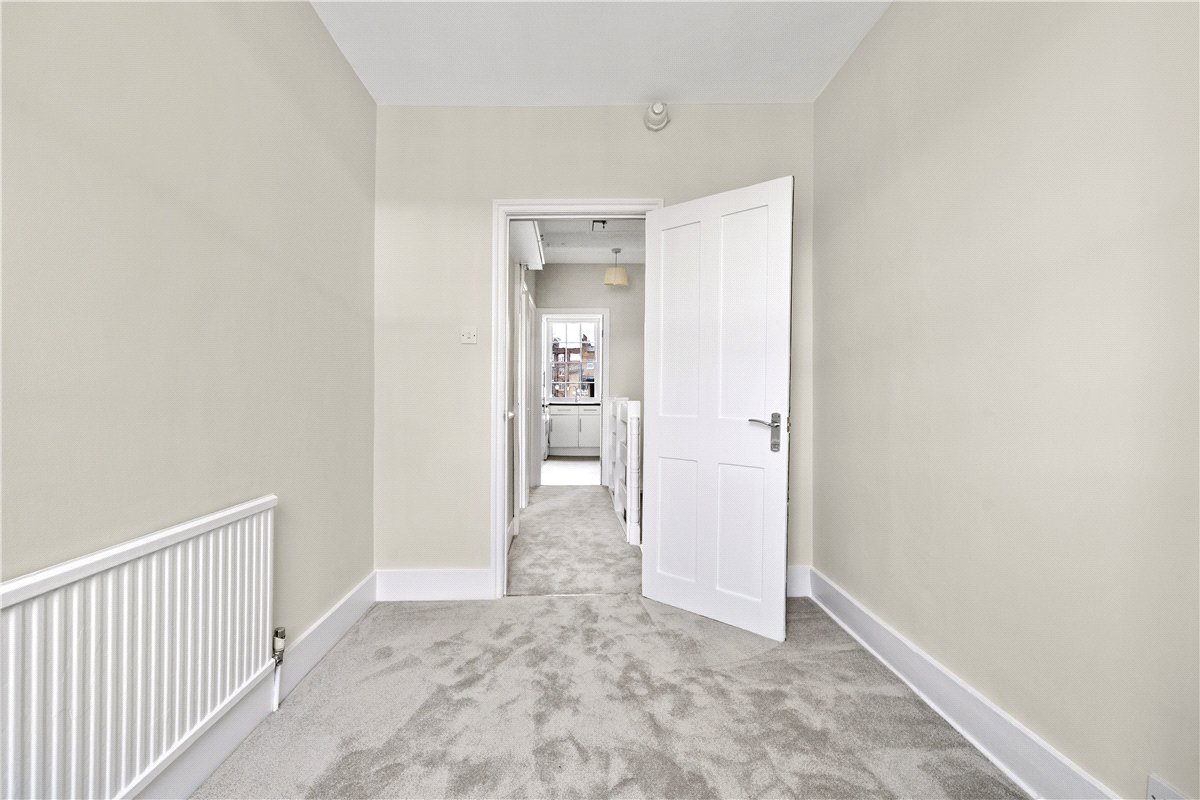 2 bedroom flat, Thurloe Street, South Kensington SW7 - Available