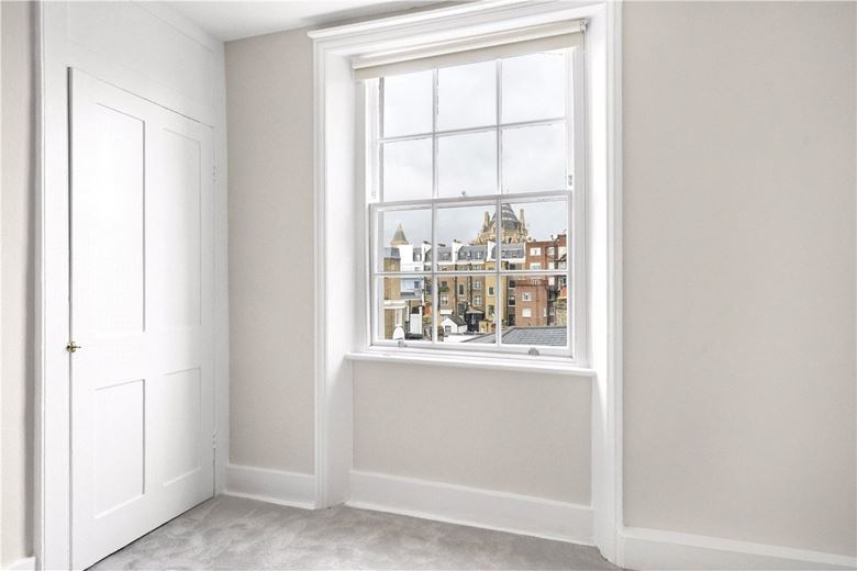 2 bedroom flat, Thurloe Street, South Kensington SW7 - Available