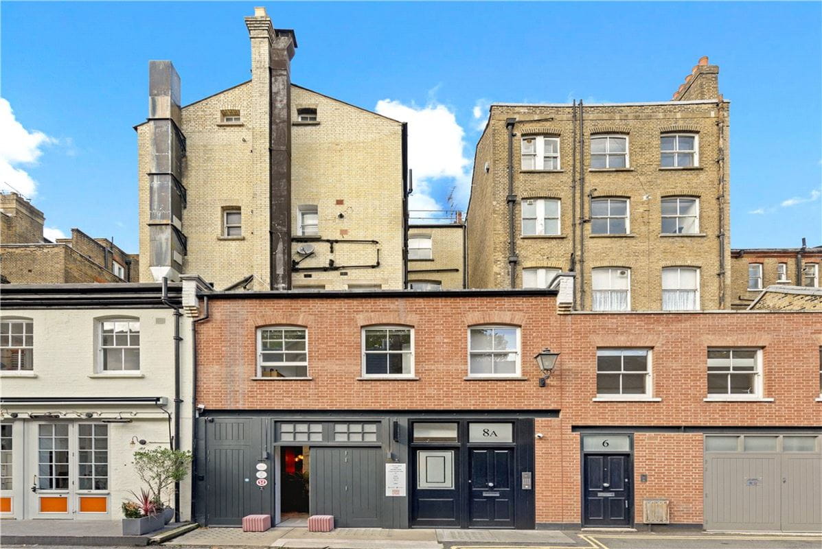 1 bedroom flat, Egerton Gardens Mews, Knightsbridge SW3