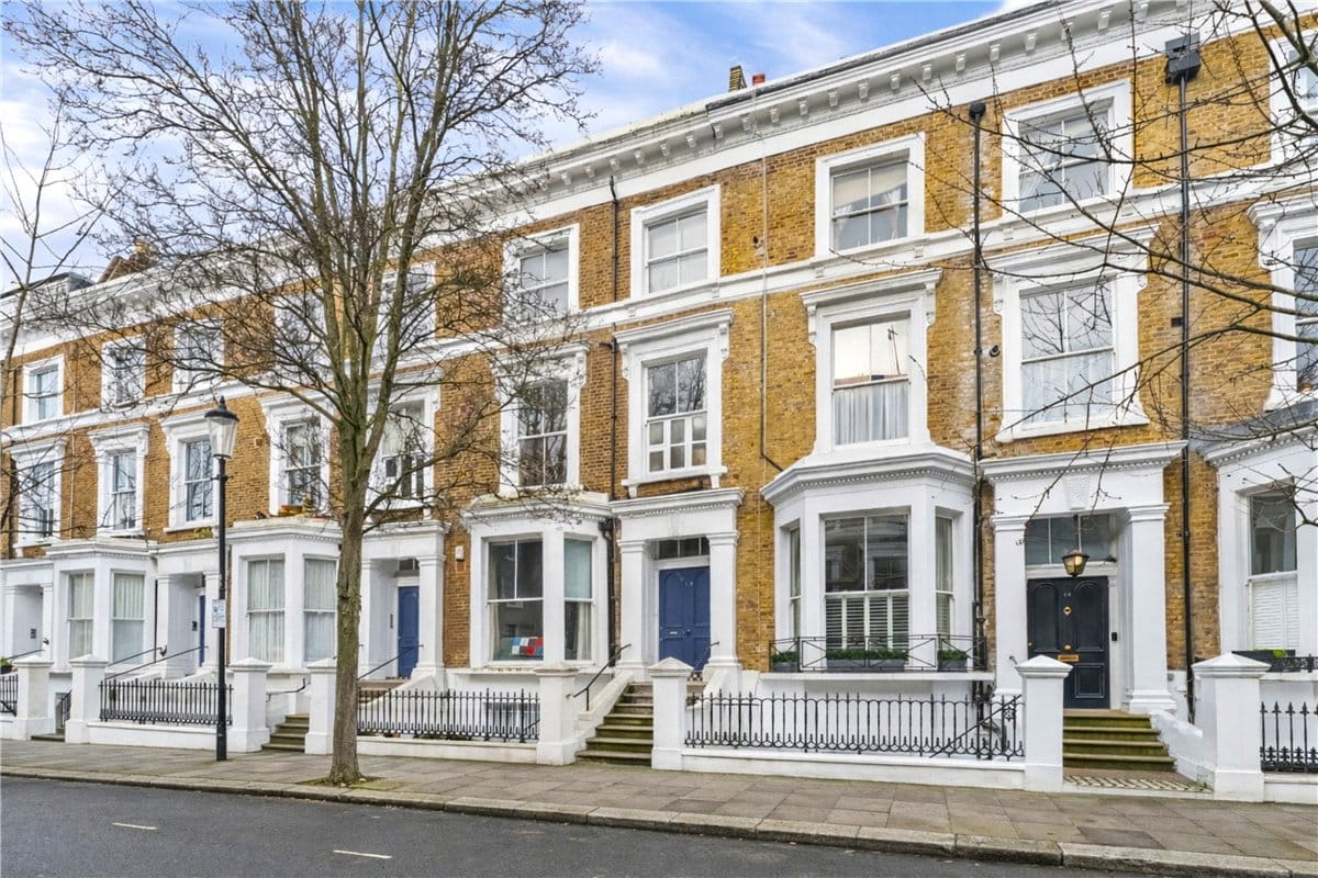 2 bedroom flat, Upper Addison Gardens, Holland Park W14 - Let Agreed