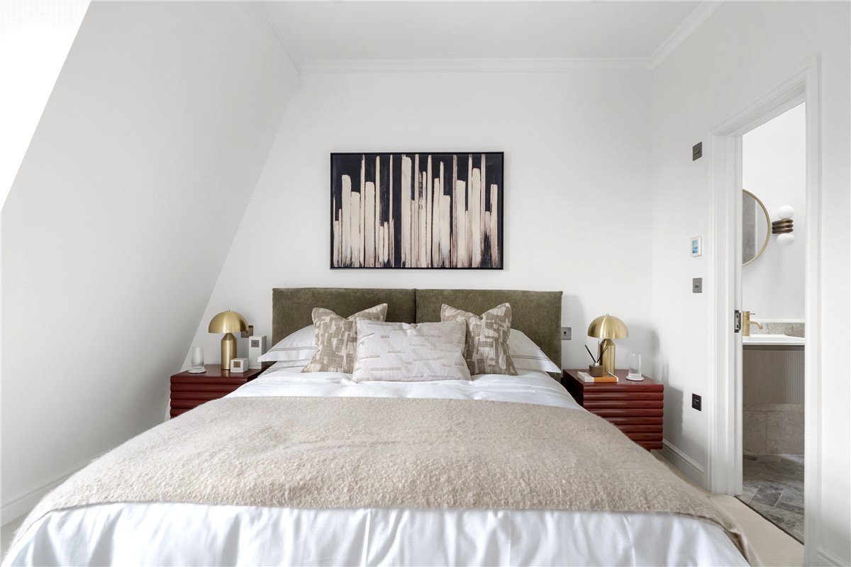 2 bedroom flat, Cadogan Square, Knightsbridge SW1X - Available