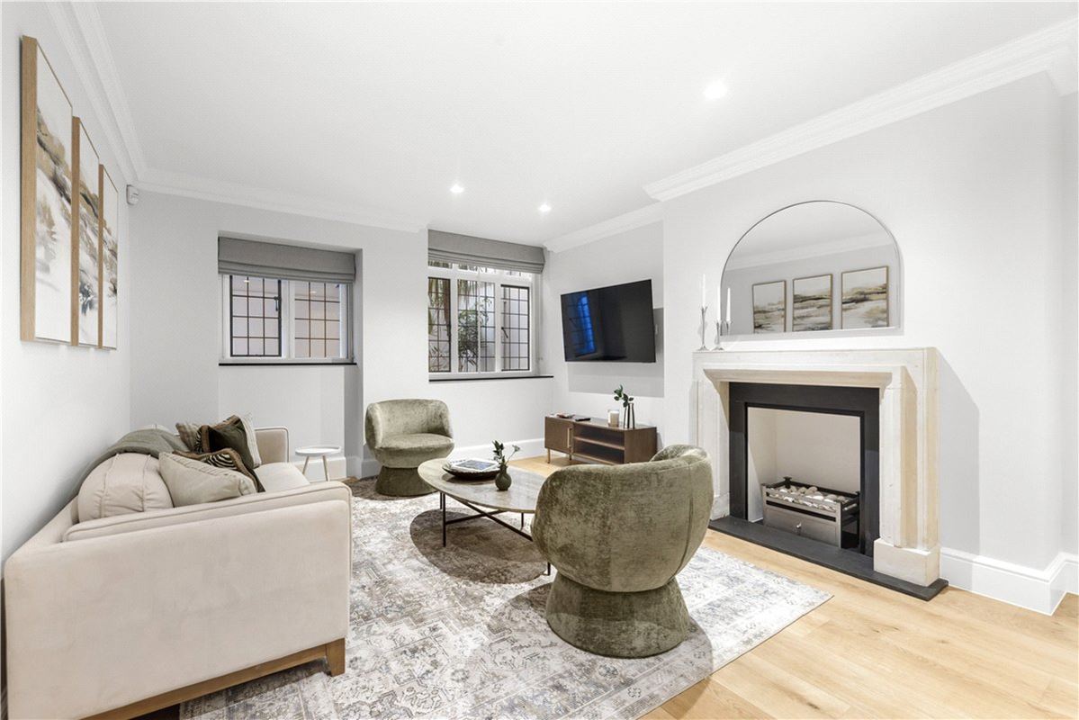 2 bedroom flat, Cadogan Square, Knightsbridge SW1X - Available