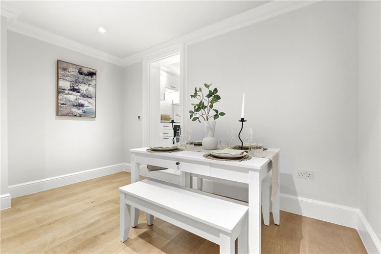 2 bedroom flat, Cadogan Square, Knightsbridge SW1X - Available