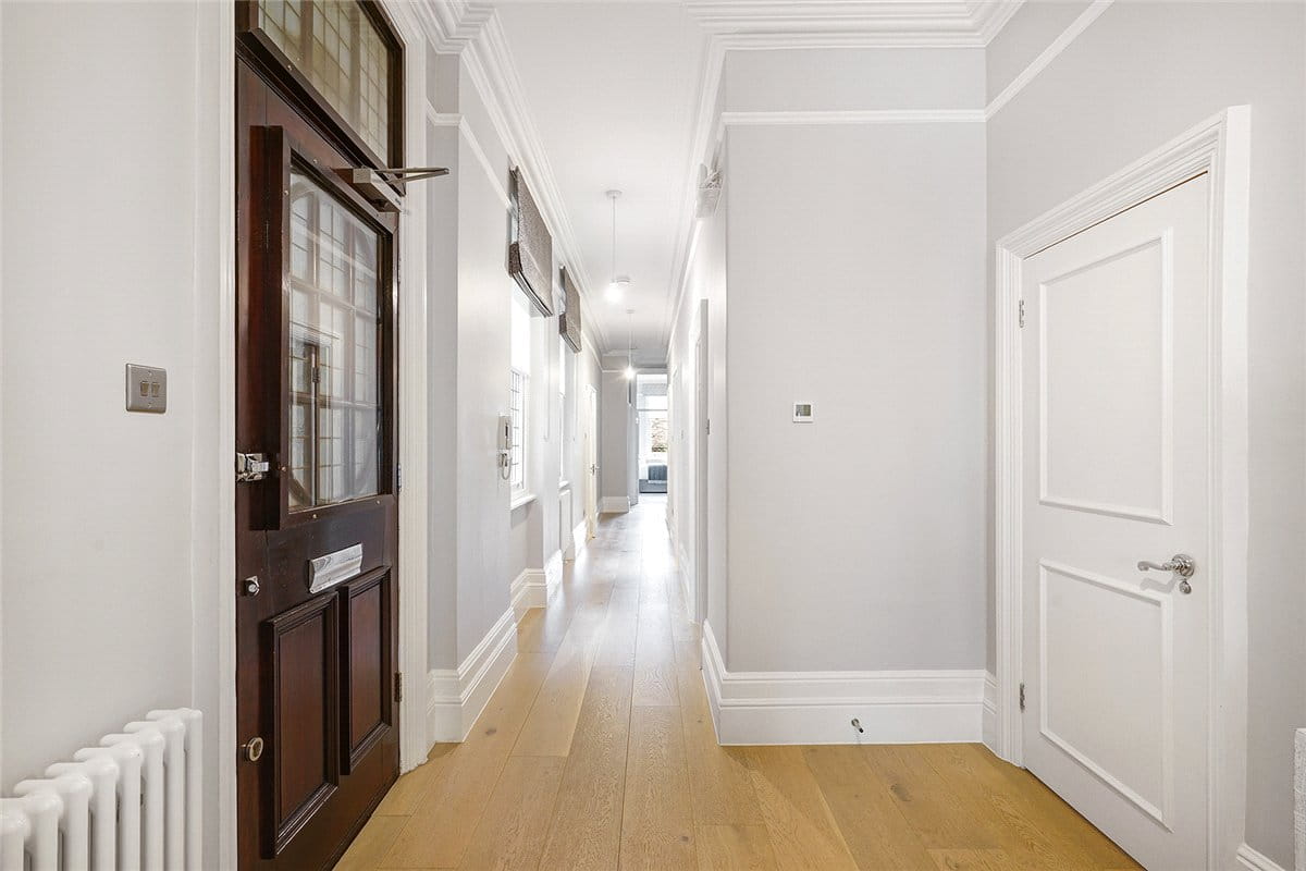 4 bedroom flat, Gloucester Road, South Kensington SW7 - Available