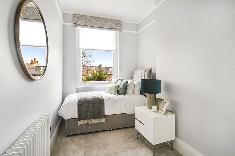 4 bedroom flat, Gloucester Road, South Kensington SW7 - Available