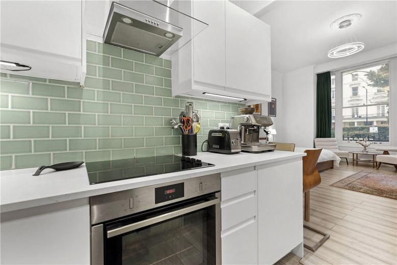  bedroom flat, Westbourne Terrace, Paddington W2 - Available