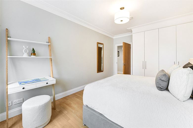 3 bedroom flat, Stafford Court, Kensington High Street W8 - Available