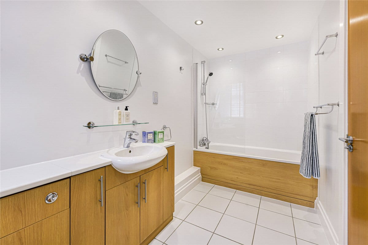 3 bedroom flat, Stafford Court, Kensington High Street W8 - Available