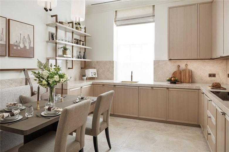 3 bedroom flat, Pont Street, Knightsbridge SW1X - Available