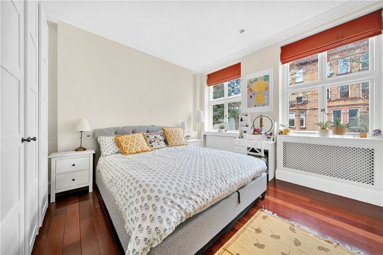 2 bedroom flat, Harrington Gardens, London SW7 - Available