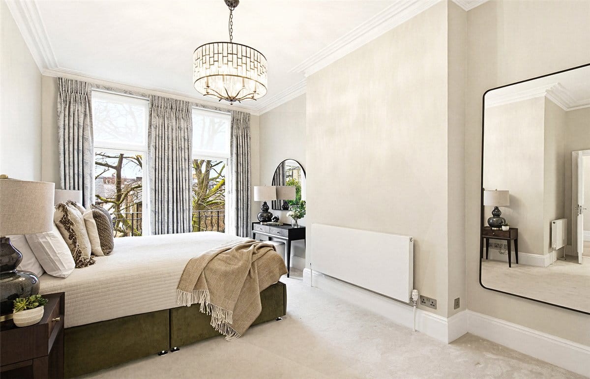 4 bedroom flat, Gloucester Road, South Kensington SW7 - Available