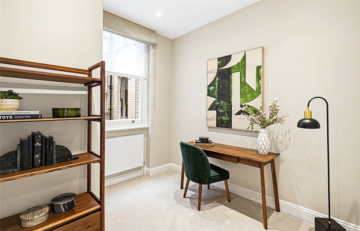 4 bedroom flat, Gloucester Road, South Kensington SW7 - Available