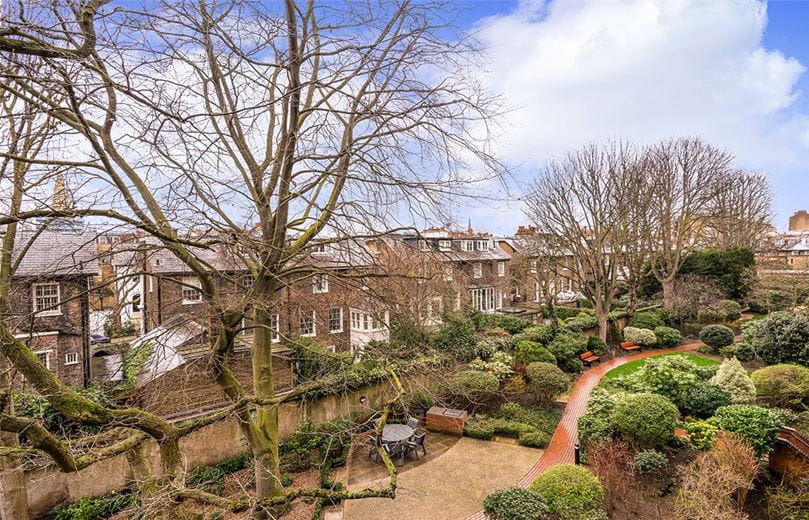 4 bedroom flat, Gloucester Road, South Kensington SW7 - Available