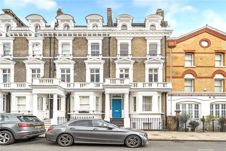 2 bedroom flat, Ladbroke Road, Holland Park W11 - Available