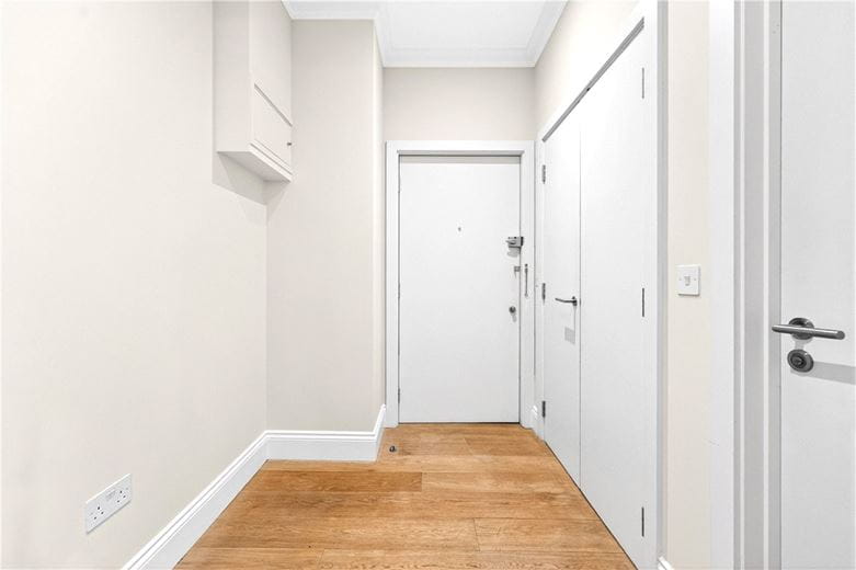 1 bedroom flat, Egerton Gardens Mews, Knightsbridge SW3 - Available