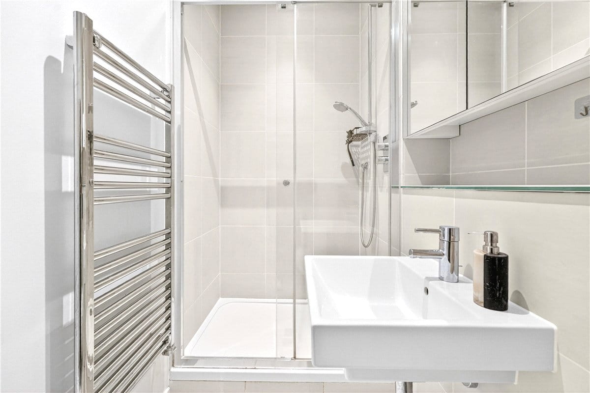 1 bedroom flat, Egerton Gardens Mews, Knightsbridge SW3 - Available