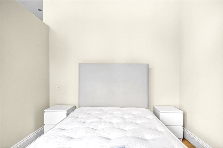 1 bedroom flat, Egerton Gardens Mews, Knightsbridge SW3 - Available