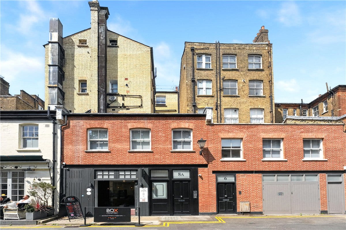 1 bedroom flat, Egerton Gardens Mews, Knightsbridge SW3 - Available