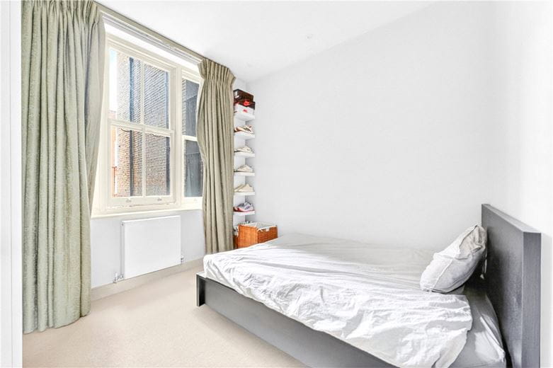 1 bedroom flat, Brompton Road, Knightsbridge SW3 - Available