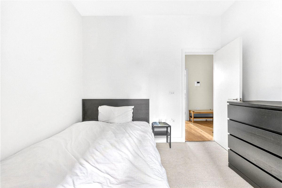 1 bedroom flat, Brompton Road, Knightsbridge SW3 - Available