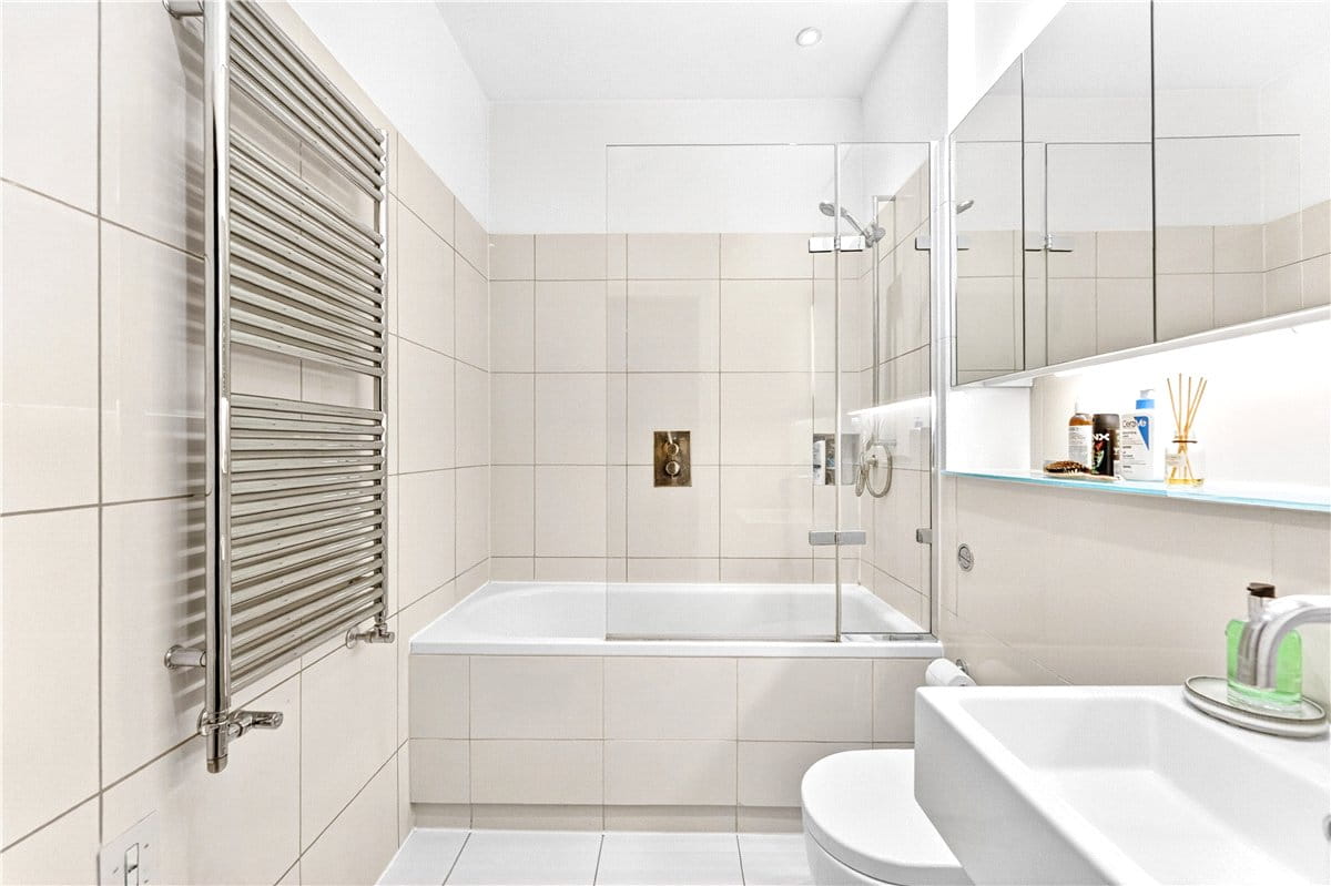 1 bedroom flat, Brompton Road, Knightsbridge SW3 - Available