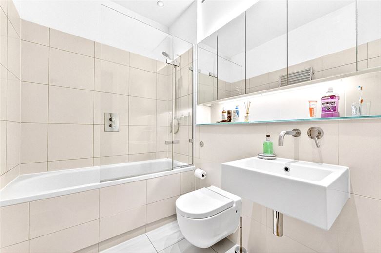 1 bedroom flat, Brompton Road, Knightsbridge SW3 - Available