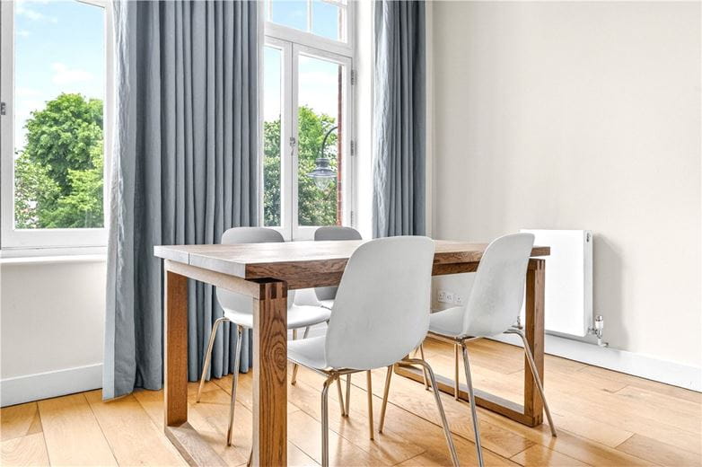 1 bedroom flat, Brompton Road, Knightsbridge SW3 - Available