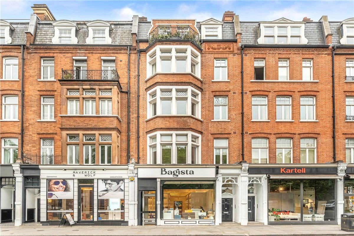 1 bedroom flat, Brompton Road, Knightsbridge SW3 - Available